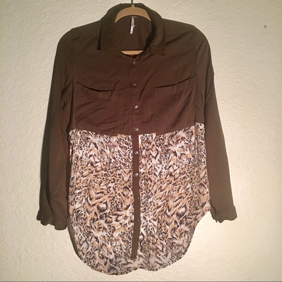 Free People Long Sleeve button-up; size M - Picture 3 of 7
